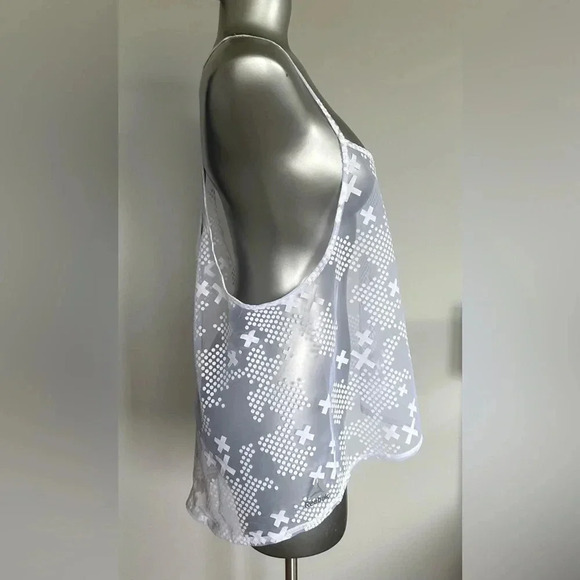 FREE 🆕Women’s Reebok Lesmills tank top - Picture 2 of 12